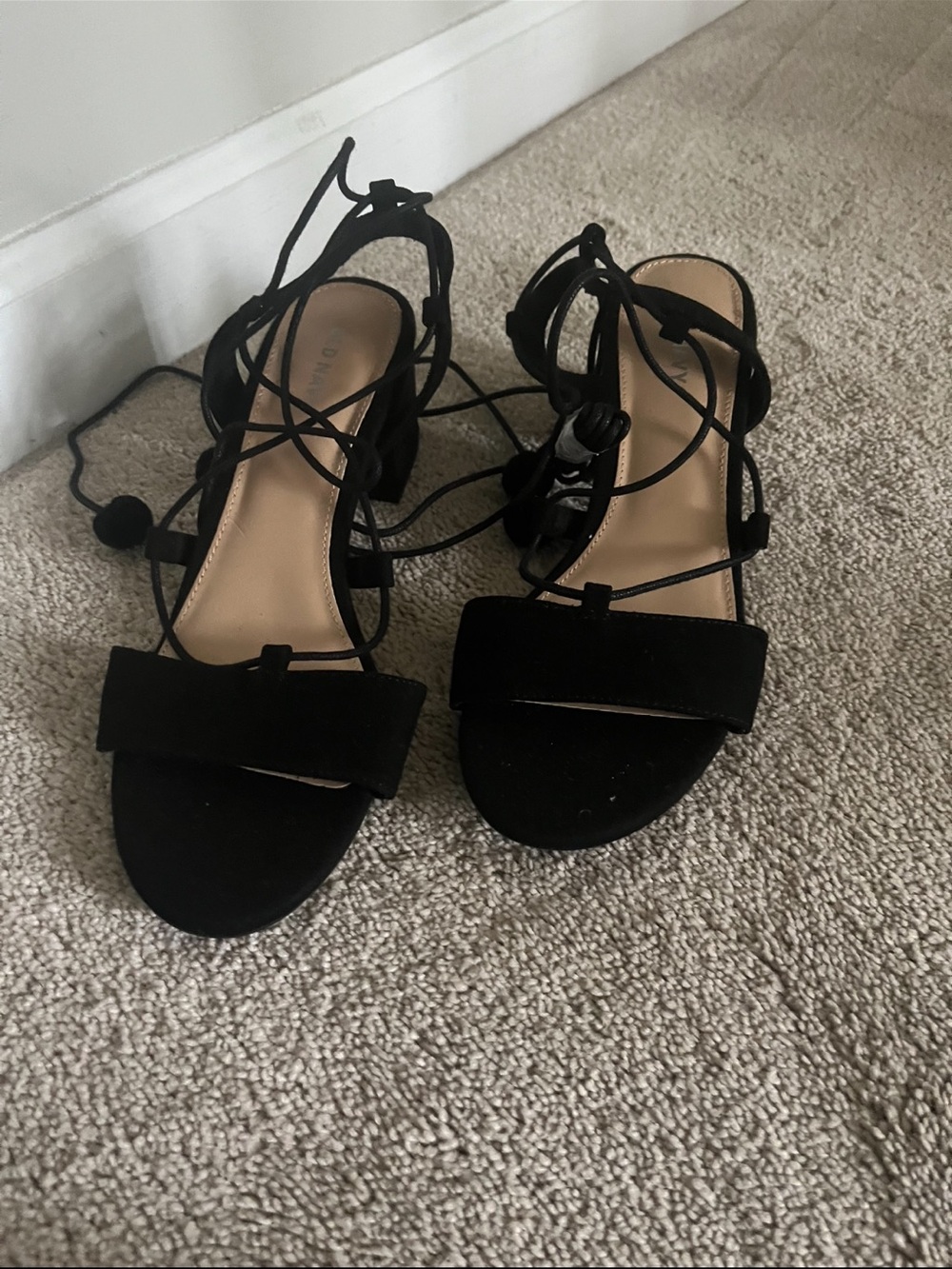 Old navy Women’s Black Lace-Up Block Heel Sandals 7